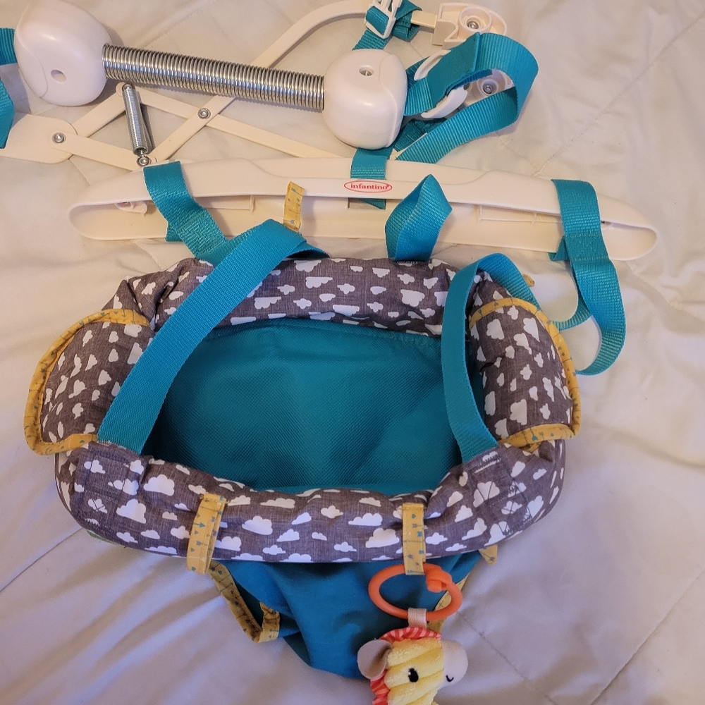Used Infantino Go gaga! Up, Up & Away Deluxe Doorway Jumper